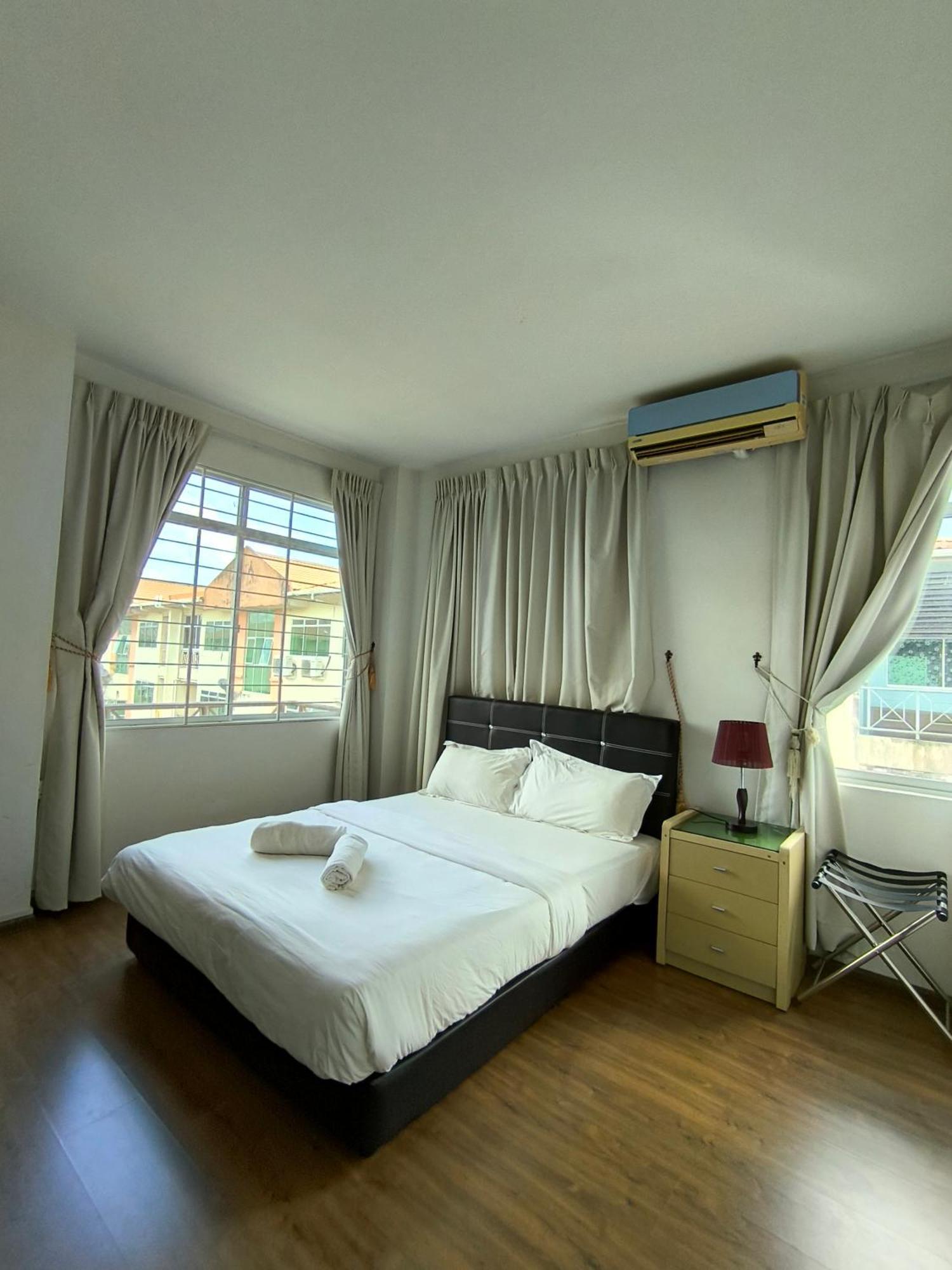 Natol Homestay - Kuching Home Penthouse Airport Road Εξωτερικό φωτογραφία