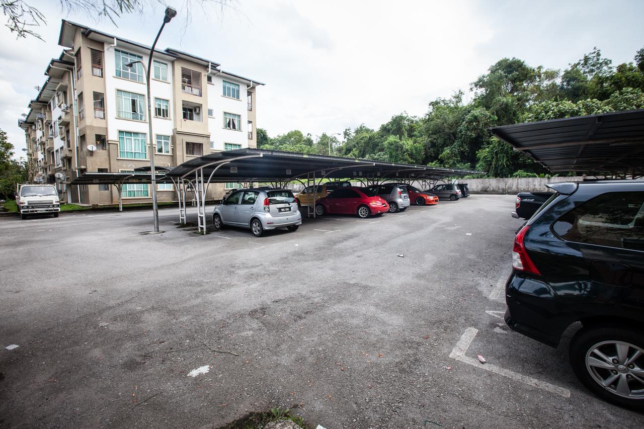 Natol Homestay - Kuching Home Penthouse Airport Road Εξωτερικό φωτογραφία